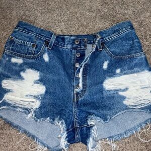 Levi’s 501s - size 6